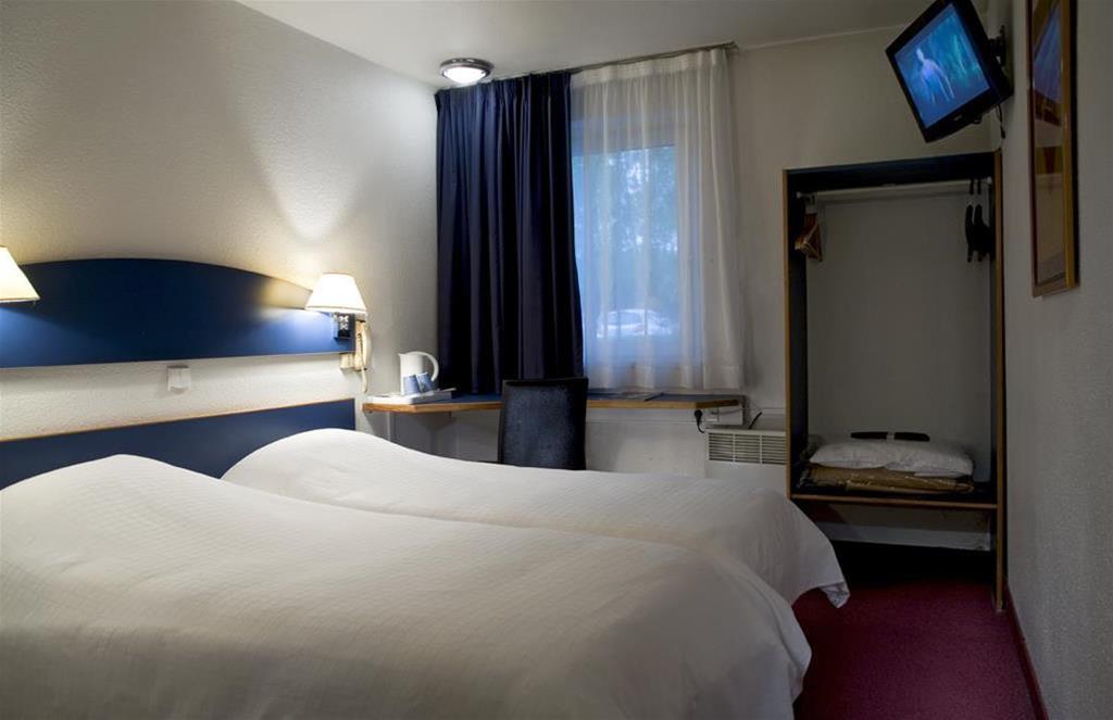 Kyriad Lille Est - Villeneuve D'Ascq Bagian luar foto