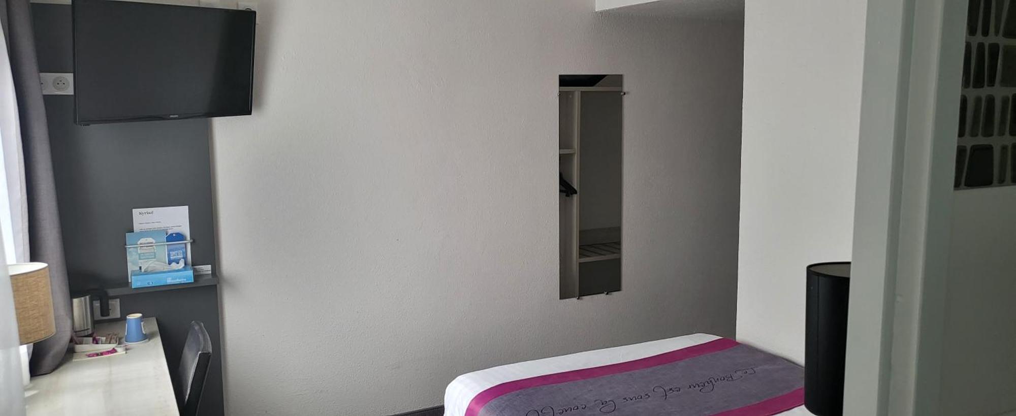 Kyriad Lille Est - Villeneuve D'Ascq Bagian luar foto